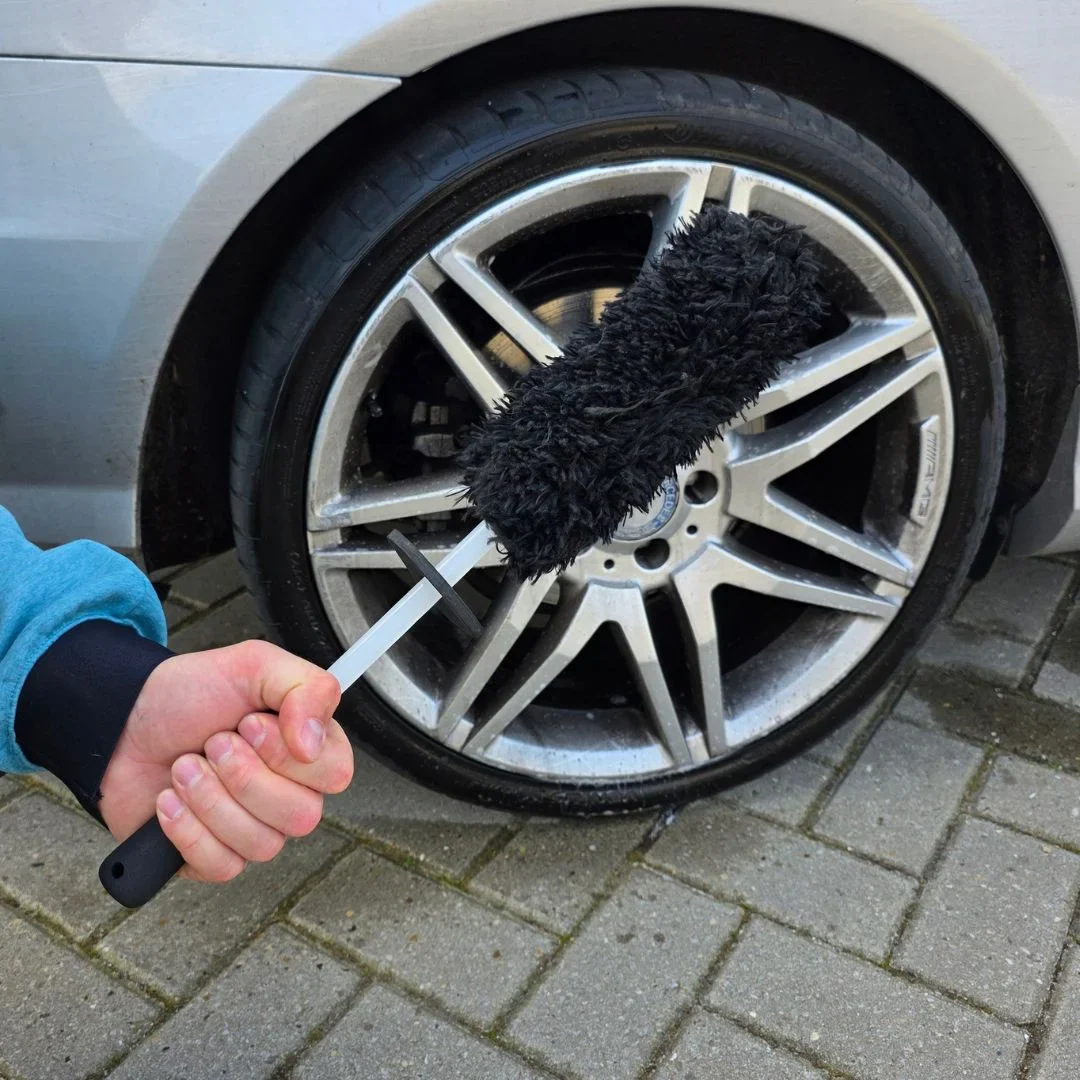 Microfiber Wheel Brush - Image 2